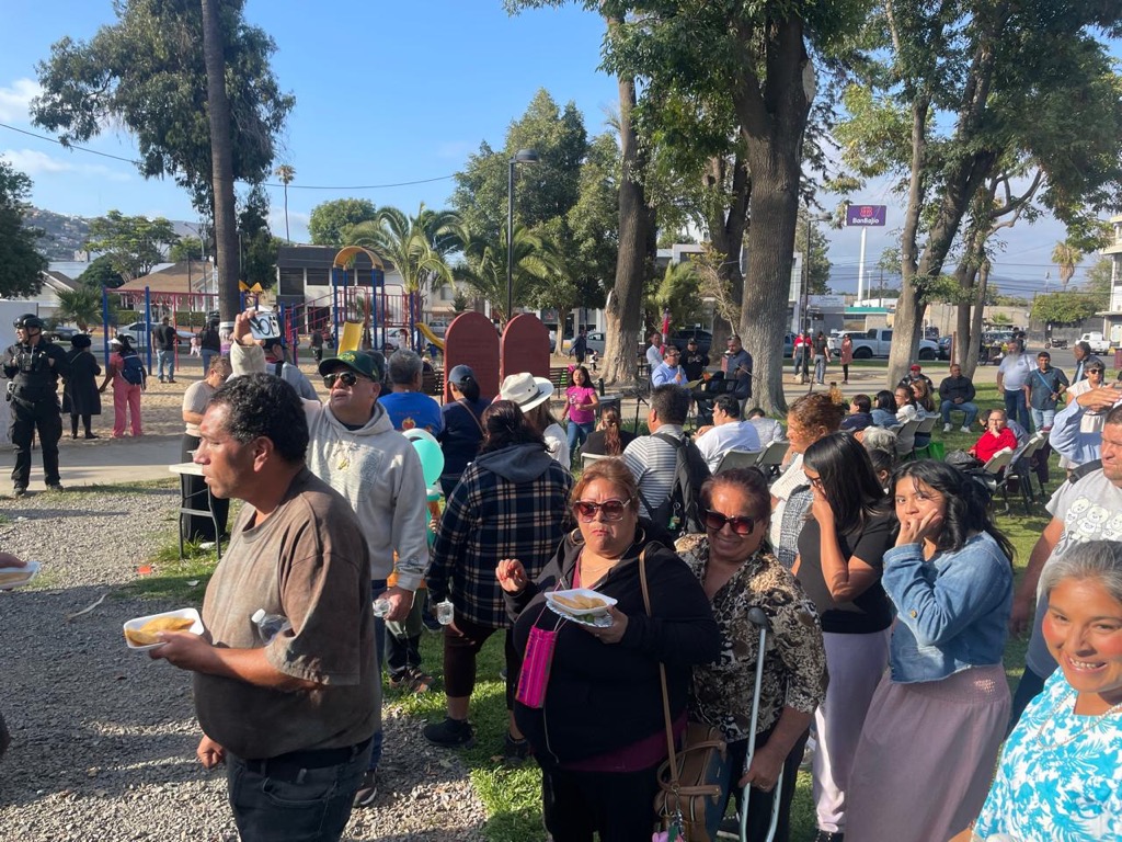 Compartiendo alimentos con la comunidad